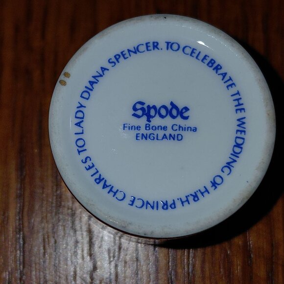 VINTAGE SPODE PORCELAIN PILL BOX St Pauls Wedding of Prince Charles Lady Diana - Picture 3 of 4